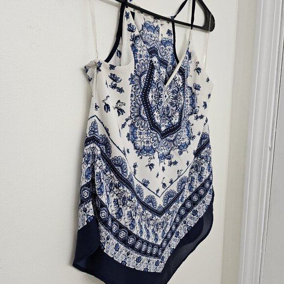 IZ Byer Blouse Women's White Blue Geometric V-Neck Sleeveless Tank Top Size S - Picture 3 of 12